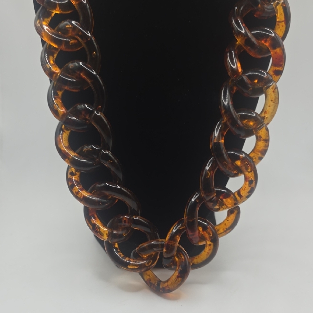 Les Benard Acrylic Tortoiseshell Cuban Chain Necklace